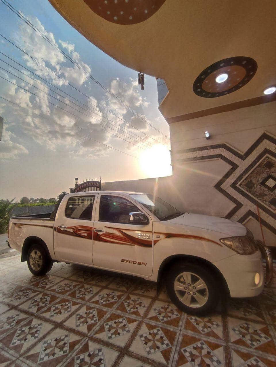 السلام عليكم 
#للبيع
تويوتا هايلوكس موديل 2010 اوتوماتيك 
كويتي رقم بغداد بسمي 
مكفوله كفاله عامه من كلشي كير ومحرك جديد 
جاهزه تخم تاير صدر أمامي خلفي تدفئه تبريد ثلج 
شاشه وكامره حساس خلفي دوشمه غرفته جديده مال جناي
سياره بل واقع احلى من الصور وبل عافيه عل ياخذه 

المكان صلاح الدين قضاء الدجيل 
الاستفسار ‏‪0781 692 8507‬‏
