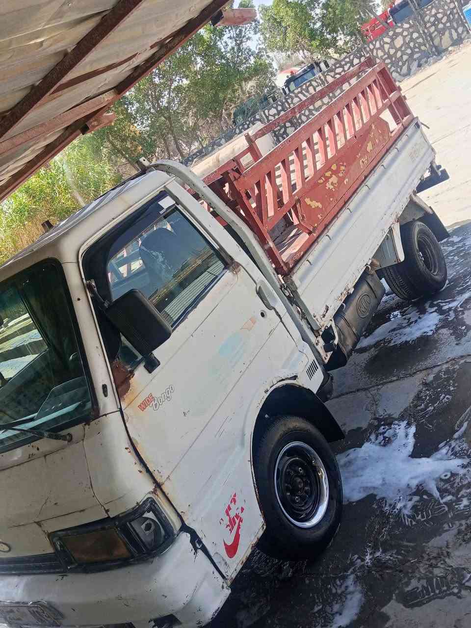 السلام عليكم كيا للبيع موديل 95 سياره رقم بغداد اصفر عليها غرامات مليون مكينه وقير كفاله وقتين كفاله اي راس انت جواها جدد سياره ثمانيه تنقال السعر 28 وبيها مجال تحب يتصل على هذا الرقم راعيها موجود***********
