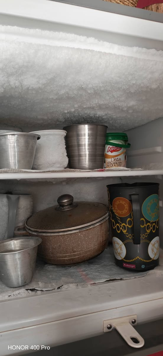 سبلت ٢طن شغال بس هوه حار ماعرف شبيه
وثلاجه لبيع نضيفه وشغاله... وديوان لبيع ***********
