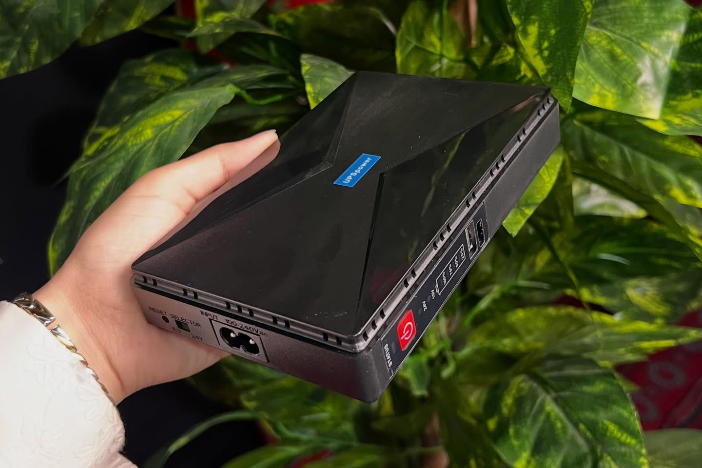 🔋⚡ Mini UPS عملي ببطارية 8800mAh للطاقة الاحتياطية وقت انقطاع الكهرباء!
الاصلي عرض نار 🔥 السعر ۳۰ الف والتوصیل مجاني

🔌 يدعم 5V / 9V / 12V وUSB
🌐 منفذ POE ‏15V أو 24V
💡 مؤشرات LED لحالة التشغيل

صغير الحجم ومناسب للأجهزة المتوافقة 💪


**إذا كنت صاحب هذا الإعلان وتريد حذفه لأي سبب، رجاءا أرسل رسالة إلى الدعم الفني**