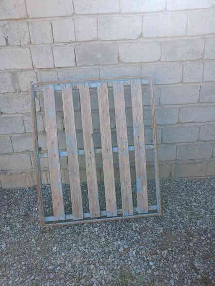 سيبايات.  العد 2. السعر 40الف.  العنوان ديالى. تقاطع الوجيهية. رقم الهاتف.  ***********
