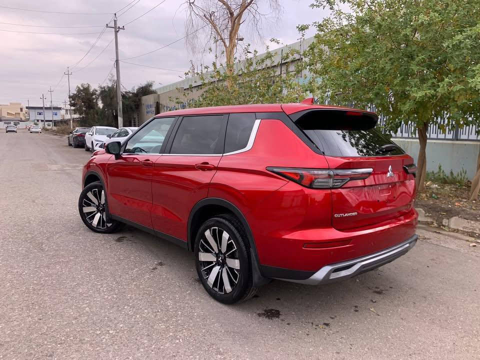 سلام عليكم
ميتسوبيشي اوتلاندر 
موديل 2025 
بدون صبغ 
ماشي الف فقط 
فول مواصفات ماعدا فتحه 
عنوان اربيل 
☎️*********** 
 واتساب 👆🏻
