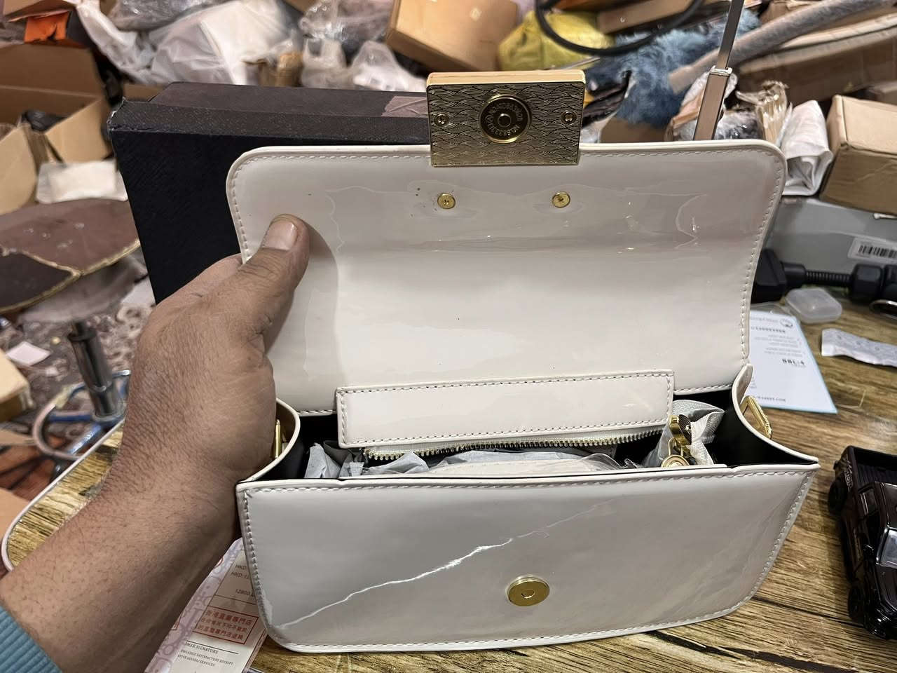 متوفر 5 قطع جنط ماستر درجه اولى
السعر 50 مع التوصيل


**إذا كنت صاحب هذا الإعلان وتريد حذفه لأي سبب، رجاءا أرسل رسالة إلى الدعم الفني**