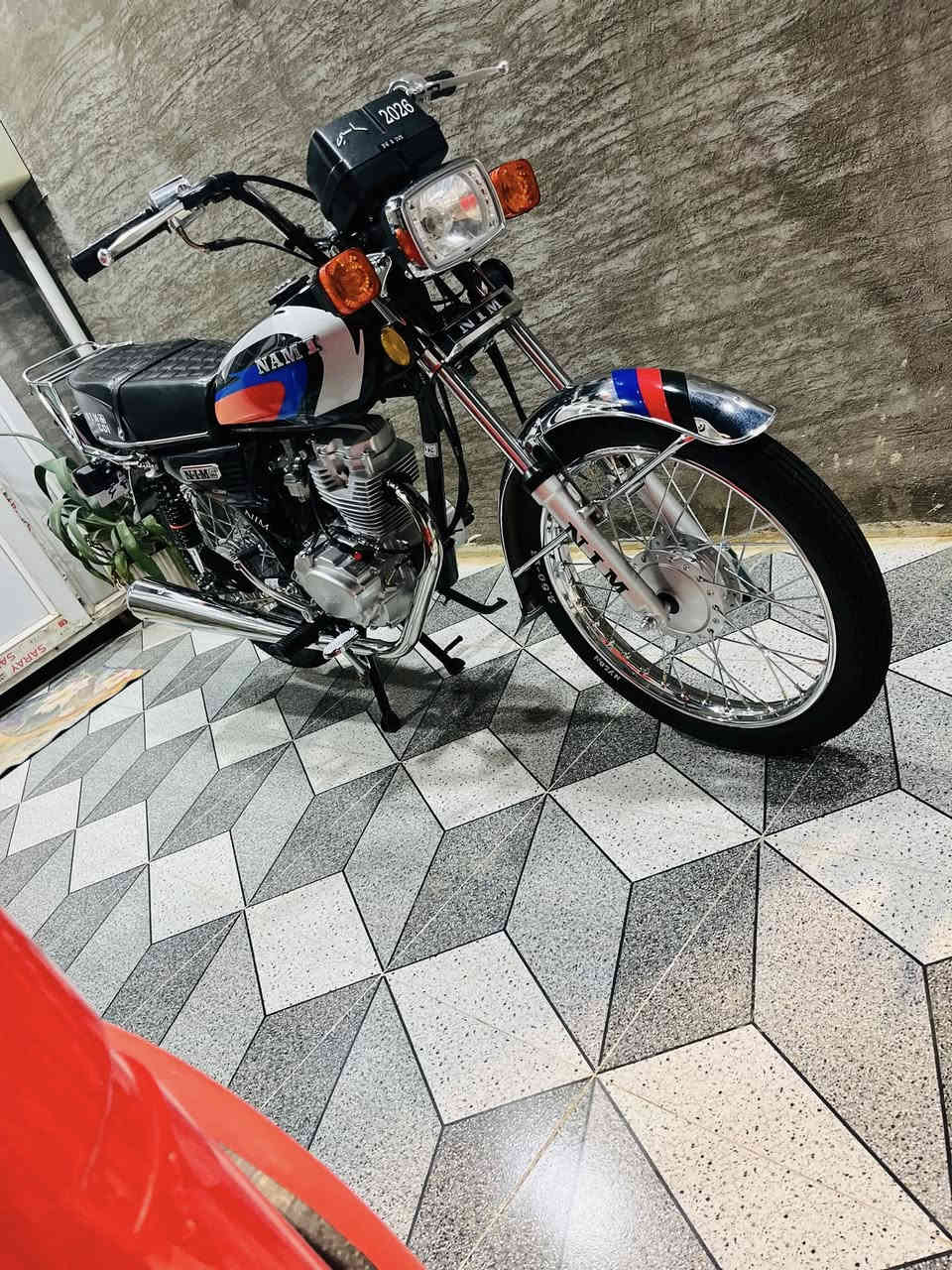 السلام عليكم نامة متياز موديل ٢٦ للبيع مكفوله كفاله عامه بعدها اخت لزيرو تويتها ماشيه 2000 اوراق كامله تلاث احرف مكينتها خير من الله شعله وبطناش لعنووان ديالى الخالص حي لعصري نضافتها مثل مابصوره وانضف ولساتها ع وضع لشركه لدراجه حلوه مرتبه سعرها ٨٠٠ وبيها مجال شي بسيط ورجااا لموشراي لايتصل ولايراسل ولا يدخل ولرزق ع الله للستفسار اكثر الاتصال ع لرقم #***********
