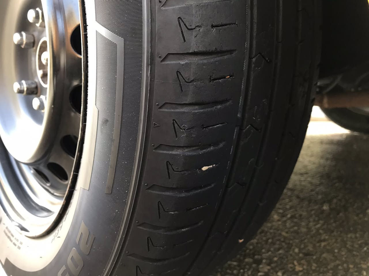 سلام عليكم تخم ويل مع التايرات حجم ١٦ ينشد على اوبتما سوناتا تخم جديد لا عواج ولا بلص تايرات انتاج ٢٥ قبل ٤ اشهر شادهن بس التايرات ماخذهن ٢٦٥ الف ابيع كاملات السعر 240 مكان واسط مركز المدينه ***********
