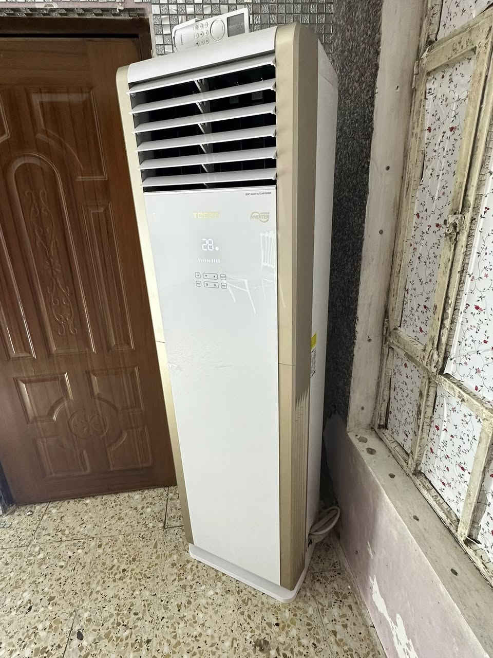السلام عليكم
للبيع مستعجل على بيعته  
مكيف TOSOT الأصلي T3  
كنتوري إنڤيرتر وتحكم بالأمبيرية  
✅ الموديل TF-H246IZH3  
✅ سعة 24 ألف وحدة 2 طن  
✅ تبريد وتدفئة  
✅ تبريد قوي وهادئ  
✅ مناسب لحر العراق  
المكيف صالة  
أقل من 4 أشهر استخدام  
نظافة 100% شبه جديد  
شرط الفحص والمعاينة  
تشوف بعينك والمكيف شغال وتاخذه بالعافية
العنوان بغداد حي اور


**إذا كنت صاحب هذا الإعلان وتريد حذفه لأي سبب، رجاءا أرسل رسالة إلى الدعم الفني**
