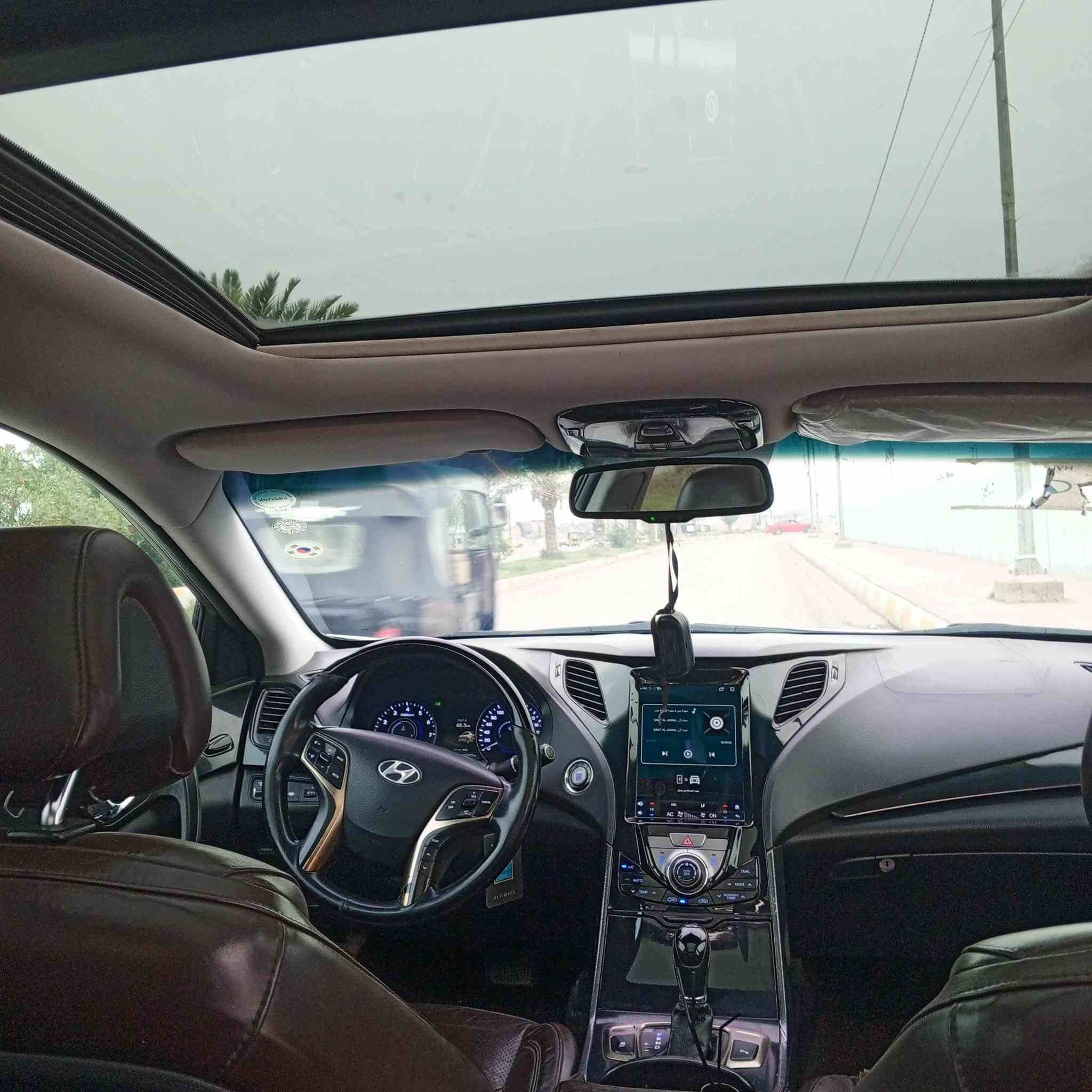 🚗 للبيع هونداي أزيرا 2013 خليجي فل كامل 🚗

السيارة بحالة ممتازة وجاهزة للاستخدام، استعمال شخصي ونظيف. عليها ادامة كامة للعلم السيارة نستخدم بيها فقط بانزين محسن وزيوت اصلية يعني موظوع راجز ودفانز ومن هالامور لتفكر
المواصفات:
عليها منظومة زنون 
بلورايز جامة الامامية + عوازل حرارية للأبواب
موديل: 2013
النوع: هونداي أزيرا
المواصفة: خليجي
عداد المسافة: 180+الف
الفئة: فل كامل
المحرك: 6 سلندر 3.3 لتر
القير: أوتوماتيك
المكيف: بارد ❄️ +تدفئة🔥 
الداخل: جلد نظيف
المقاعد: كهرباء
شاشة تيسلا + كاميرا امامية+ خلفية+ حساس خلفي و امامي
تحكم بالمقود
بصمة تشغيل
تخم تاير جديد
راديترات مي وتبريد جديد
حدادية خلفي امامي جديد
دسكات جديد
منظمومة تبريد من كومبريسر الى فريز جديد
السيارة خالية من الحوادث عدا اللي بالسونار
الحالة:
المحرك ممتاز كفالة
القير ممتاز كفالة
الشاصي سليم كفالة
📍 الموقع: ميسان/ العمارة_حي الربيع
💰 السعر: —14500$— ( قابل للتفاوض)
📞 للتواصل:***********
#تريد_وكالة_تريد_تحويل_متوفر
