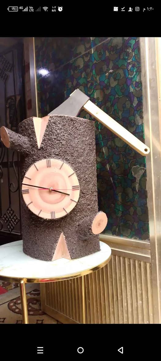 🪵 ساعة "روح الطبيعة" اليدوية - فن وإتقان 🪵

لكل من يعشق التميز والديكورات المستوحاة من الطبيعة، نقدم لكم ساعاتنا اليدوية المشغولة بحرفية فنية عالية، لتكون قطعة مركزية تخطف الأنظار في منزلك أو مكتبك.

المواصفات الفنية والجودة:

الهيكل: قاعدة وسقف وظهير من خشب المعاكس المتين لضمان الصلابة.

التصميم: مقدمة مقوسة من الكرتون المقوى، معالجة بطبقة "درع" تمنحها ملمس ولون لحاء الشجر الحقيقي.

الطلاء: مصبوغة يدوياً على مراحل لضمان ثبات اللون وواقعية مذهلة.

الماكينة: محرك (ماكينة) صيني عالي الجودة لضمان دقة الوقت.

القياسات والأسعار: نقدم لك خيارين يناسبان مساحة جدارك:

1️⃣ الحجم الكبير (الفخم): 📏 الارتفاع: 50 سم | العرض: 30 سم 💰السعر20.000] د.ع

2️⃣ الحجم المتوسط (الأنيق): 📏 الارتفاع: 45 سم | العرض: 30 سم 💰 السعر: 20.000] د.ع

لماذا تقتني هذه الساعة؟ ✅ صناعة يدوية: كل قطعة هي لوحة فنية فريدة وليست مجرد منتج تجاري. ✅ وزن مثالي: تصميم هندسي يجمع بين المتانة وخفة الوزن لسهولة التعليق. ✅ هدية فاخرة: اختيار مثالي لهدايا المنازل أو المكاتب. بغداد, العراق


**إذا كنت صاحب هذا الإعلان وتريد حذفه لأي سبب، رجاءا أرسل رسالة إلى الدعم الفني**