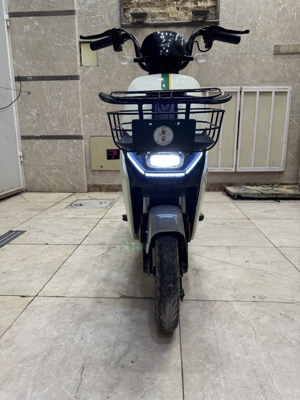 السلام عليكم دراجه شحن للبيع السعر 300 الف وبيه مجال  رقم الهاتف ***********
