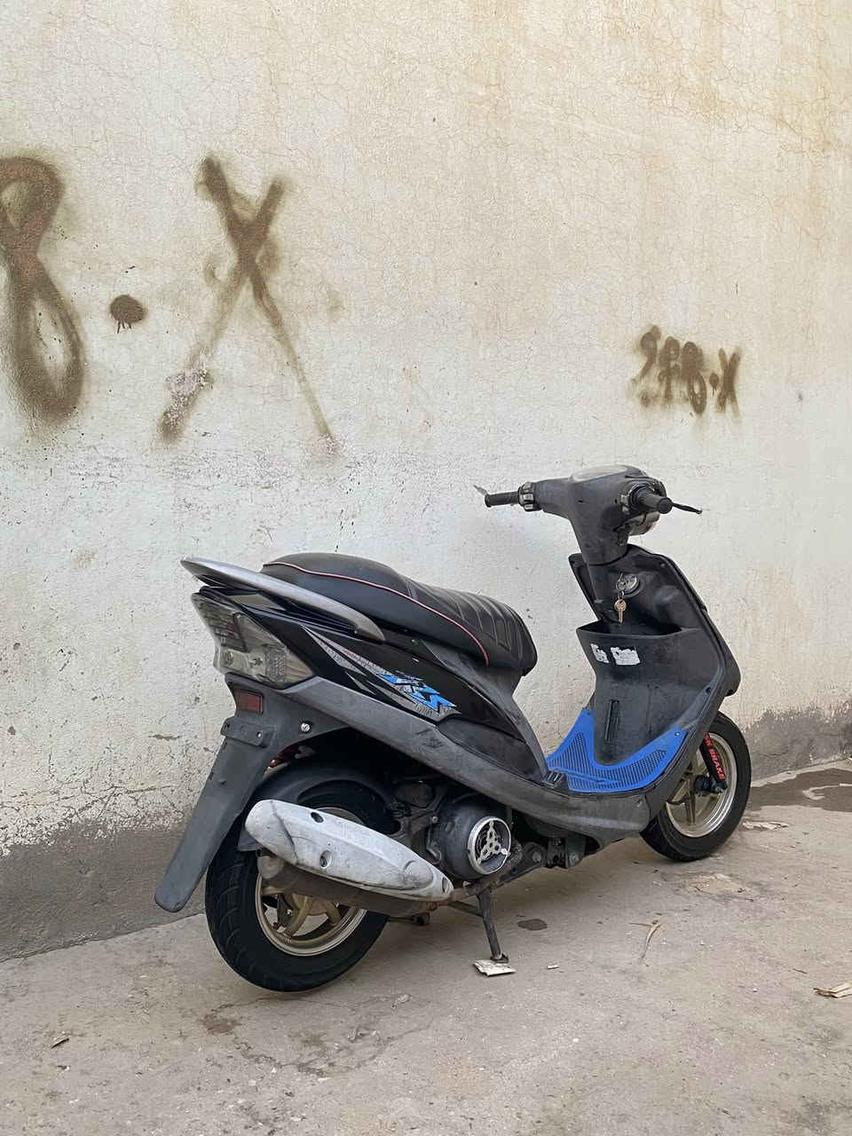 سلام عليكم ماكس عدله للبيع لدراجه ماصارله كم يوم من نزلت من الرمبه كفاله عامه من كلشي برغي مامفتوح بيهة لدراجه بيه قطع تزويد كشن وقبق فلاوين وكاعيه بس لشراي بي خير ويتدلل يتصل ار يراسل خاص متواجد***********
