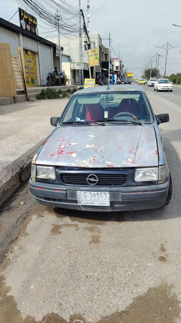 أوبل كورسا ١٩٩١ سنوية ٢٩
كابون تبادل وكابون ورقي الاصلي 
كير شرط 
محرك نفخ 
الكشر كدام العين 
سيارة جاهزة كهربائيات شغالة 
تحويل شرط 
السعر ٢٠$ 
***********
