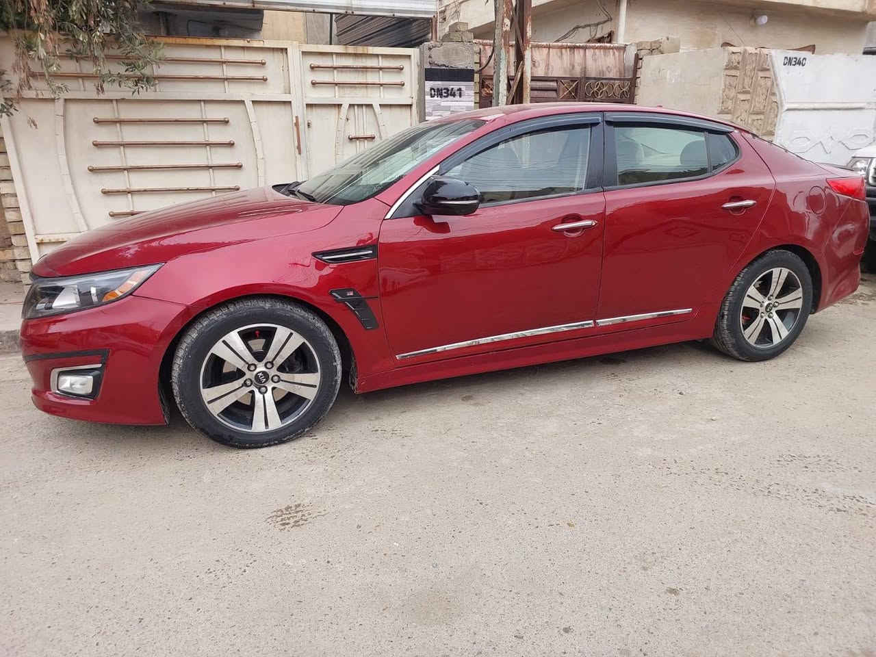 السلام عليكم للبيع او المراوس اوبتما موديل ٢٠١٥ رقم بغداد انكليزي وارد امريكي محرك ٢٤٠٠ كير ومكينه كفاله من التبخير والتنقيص والصوت تخم تاير جديد صدر امامي خلفي نظيف كهربائيات كلها شغاله سستم سماعات سياره جاهزه من كلشي  بدون حادث دواخل كفاله مصبوغه صفحه السايق والقماره اثر جراد على ايدي بدون حادث السعر ١٠٢ وبيها مجال 
مكاني الدوره ابو دشير 
رقم الهاتف *********** بغداد, العراق
