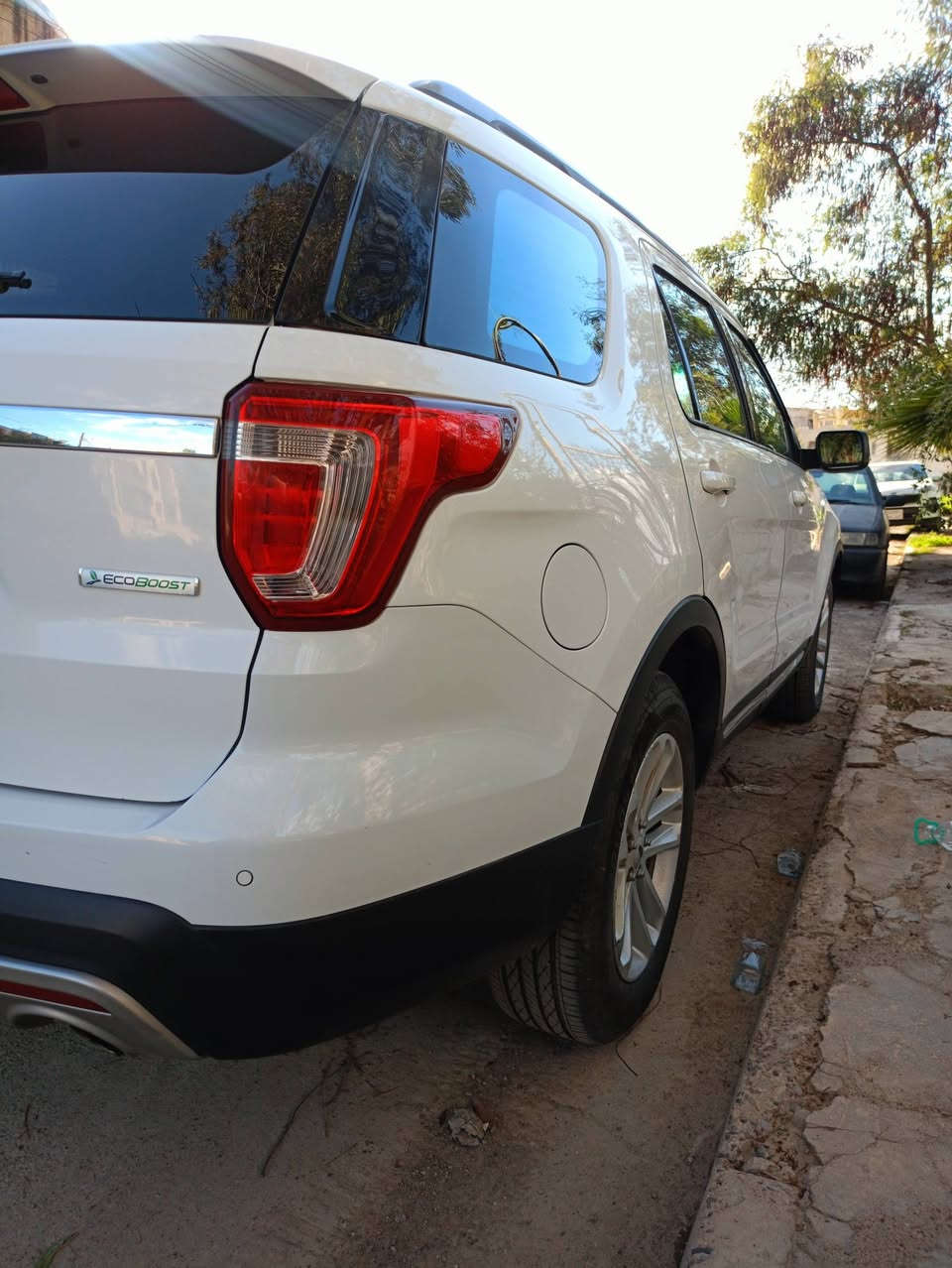 فورد اكسبلورر 2017
السعر  ($190) ورقة 

فئة EcoBoost – أداء قوي واقتصادي بنفس الوقت
🚘 محرك 2.3 لتر تيربو – 4 سلندر
🚘 أوتوماتيك (المحرك والكير شرط شرط)
🚘 اللون أبيض – نظافة ولمعان
🚘 7 ركاب – ثلاث صفوف مريحة
🚘 ثلاث قطع تبريد – تبريد ممتاز صيف وشتاء
🚘 شاشة ذكية + تحكمات ستيرن فوول
🚘 مواصفات كاملة ما عدا الفتحة
📌 السيارة بوضع الشركة 100%
📌 ما بيها أي ضرر أو عطل – استخدام شخصي وعلى إيدنا فقط
📌 ممشى 276 ألف كيلو
📌 جديدة حرفياً ومدللة
📌 الفحص مفتوح بأي مكان تختاره
سيارة جاهزة ما تحتاج ولا دينار صرف 
اللي يريد سيارة نظيفة ومضمونة لا يفوتها 
📞 ***********
📞***********
