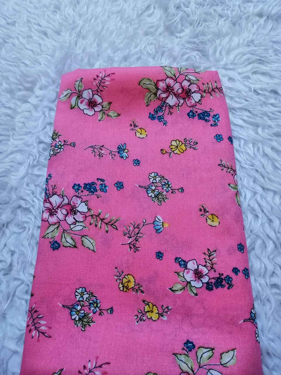 كشمير تركي القطعة ب٣
الخامة حلوة والنقشة والألوان تجنننن للطلب مراسلة الصفحة توصيل الفين داخل الكوت


**إذا كنت صاحب هذا الإعلان وتريد حذفه لأي سبب، رجاءا أرسل رسالة إلى الدعم الفني**