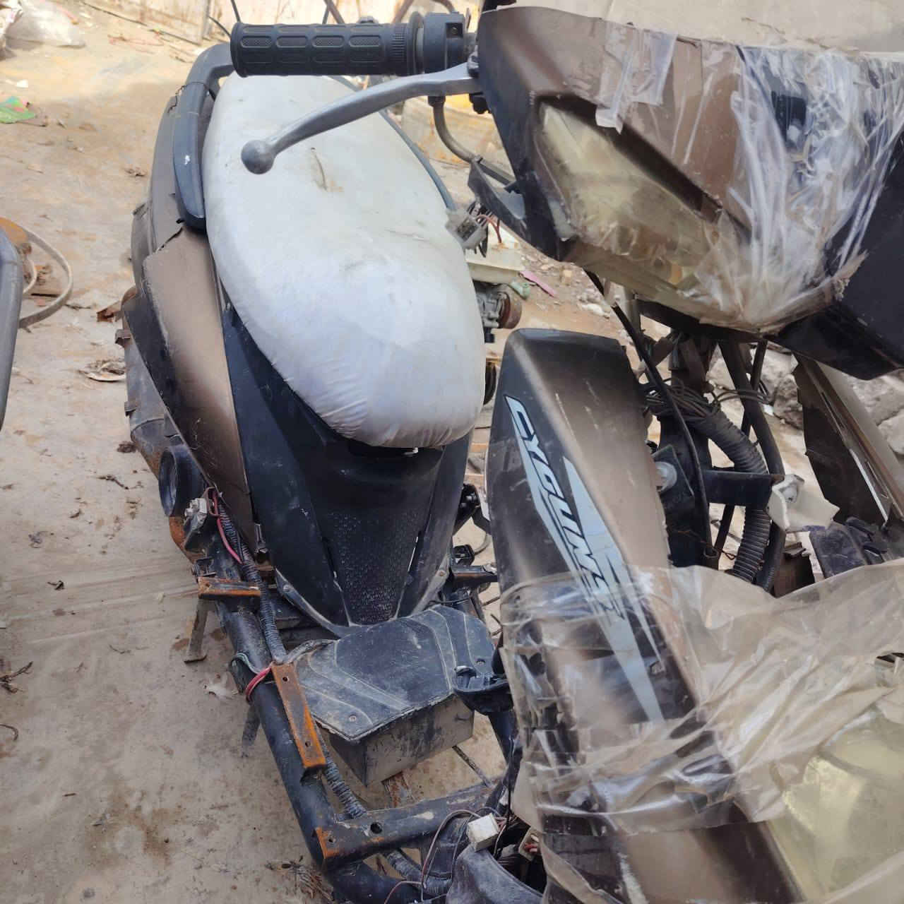 سلام عليكم
ماطور سكنس للابيع متوازي عليي 100

المطور شرط محرك وشاصي المطور يرادلوو فقط خفايف 

عنوان موصل الرشيديه ***********
