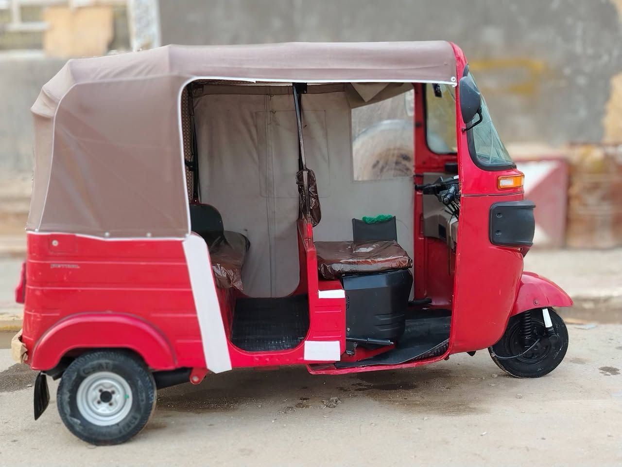 السلام عليكم تكتك للبيع موديل ١٨ أوراق اصولي تحويل يم مكتب حسين تكتك مكفوله فقط معمره دوسات والغود بيهن طخات بسيطه محرك مجفت شركه كير مكفول تكتك احلى من الصور تكتك مال جناي المكان كربلاء الأمن الداخلي قرب سيد محمد الموسوي اتصل وبيك خير وتدلل
***********
&
***********
