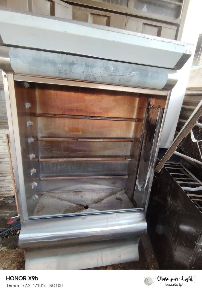 للبيع
شواية دجاج + حماية تمن ومرك + جدور كبار عدد 2 + ميز خشبي + سنك مع ملحقاته +سطل نايلون كبار 
*********** اتصال او واتساب 
بغداد الاسكان
