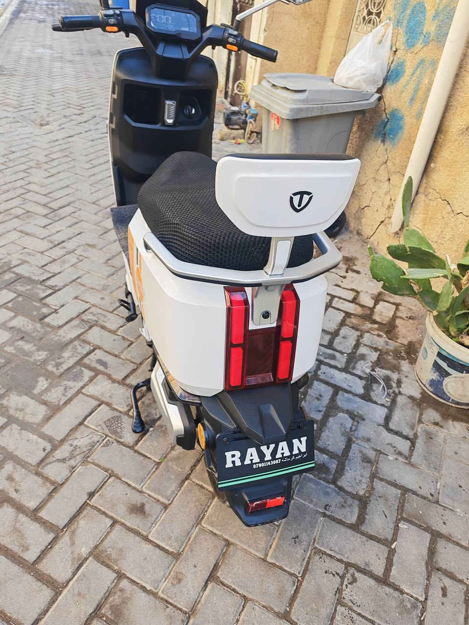 البيع دراجه🔋⚡ ٦ بطاريات ريان ولا زلغ بيها جديده بصمتين اريدها ب٨٥٠ قفل مكاني بغداد القاهرة رقمي ***********
