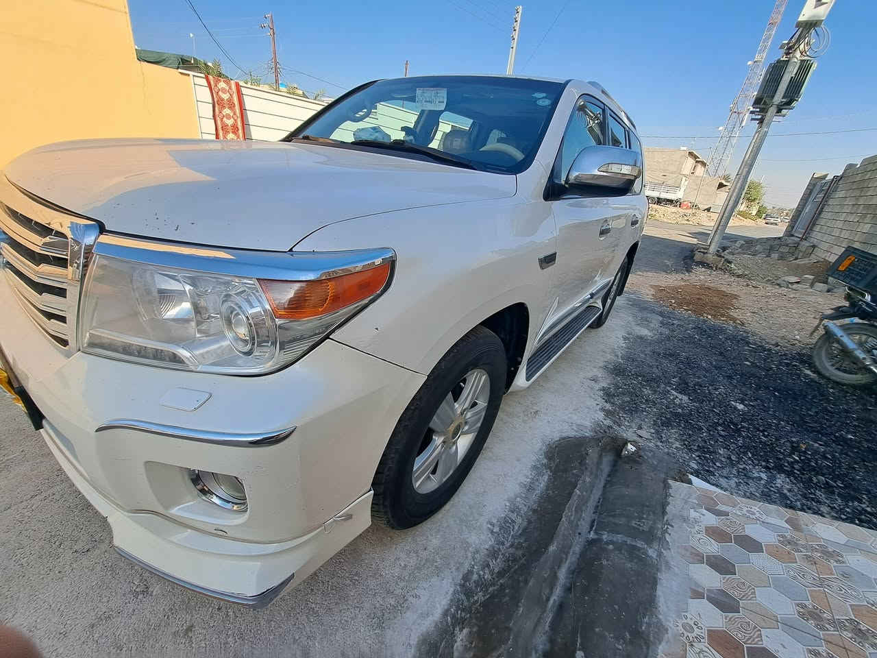 لاند كروز جكسر ٢٠٠٩ 
رقم اربيل هزه صاقطه
تدفه تبريد كير بشرط محرك مفتوح
بأسمي سياه ستخدام شخصي 
بيه باب الخلف صدر مشخوط ومصبوغ
بيه جراد بل قماره
لباب لخلفي جان بي جراد سويته الباقي كله شرط السعر٢٩٠$ هذرقمي*********** الي يريد يتواصل هذ رقم بي وتساب
