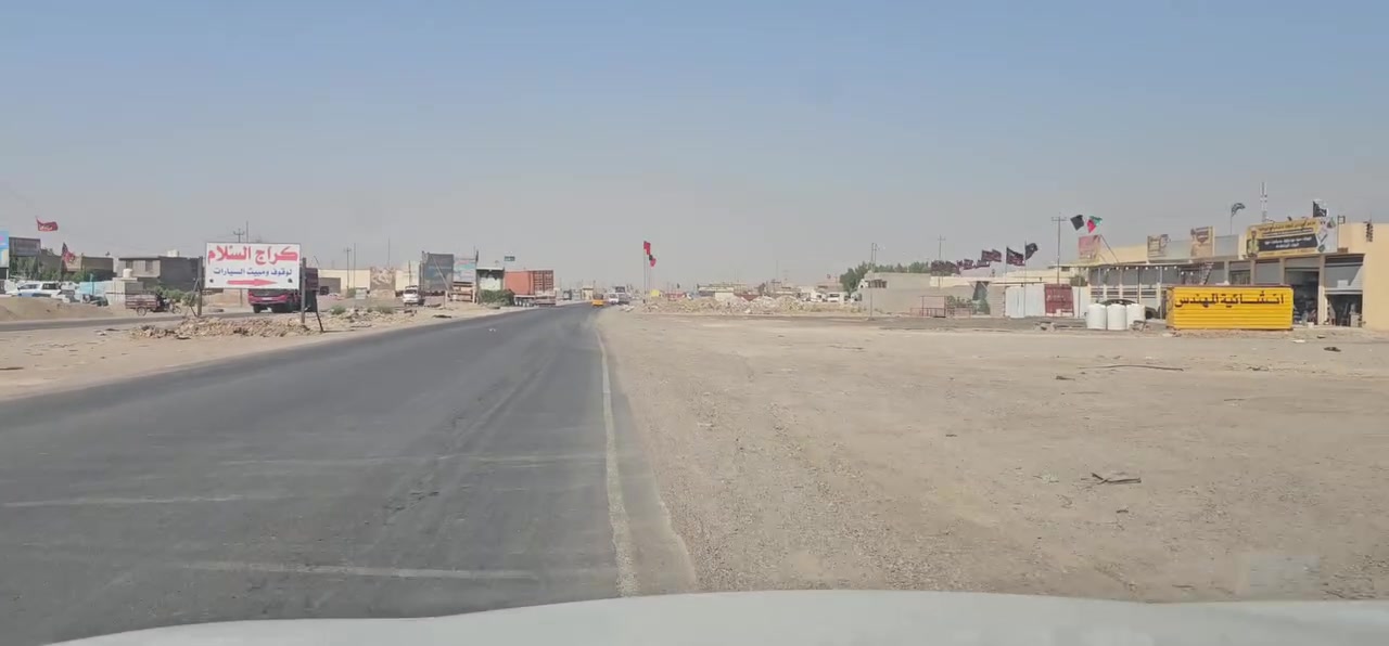دونمين للبيع في مجمع النازحين الواجهة ٤٠ متر والنزال ١٢٥ نهاية الخط الثاني على الشارع ١٥ الرئيسي يبعد عن الشارع العام ٢٥٠ متر تقريبا 
***********
***********
