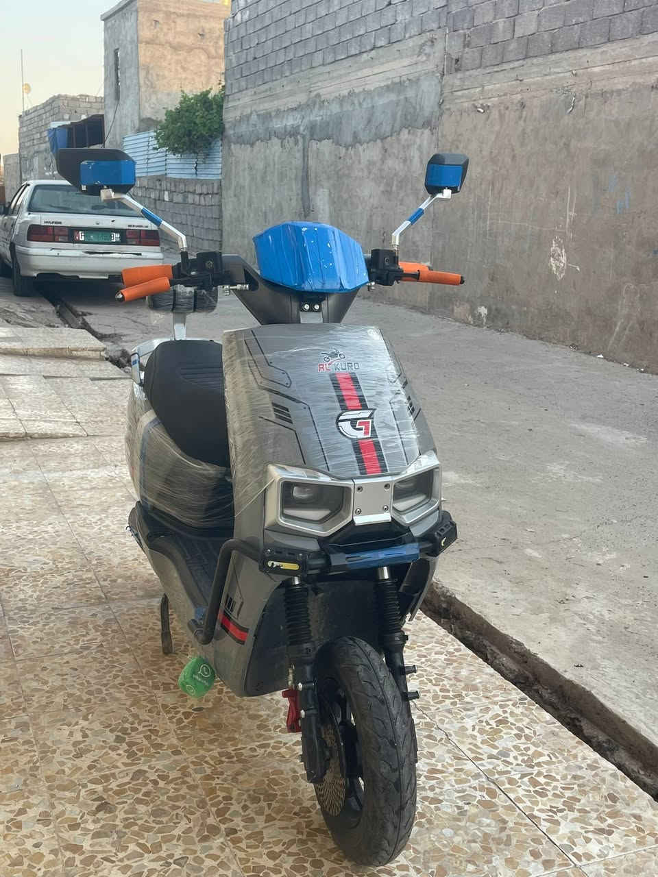 سلام عليكم اخوان ماطور جي تي للبيع ست باتريات شرط عقل شرط ملف ٢٠٠٠لايت عالي ناصي نشرات ليليه خالط إشاره أو بس بي ملاحضه بصيطه بس كسر بدرع مثل ما موضح اخوان الماطور رايده  ٦٠٠ـ***********اخوان بس العداد مال سرعه مرات يشتغل مرات ما يشتغل معرف شبي اعتقد فيشه مالصه
