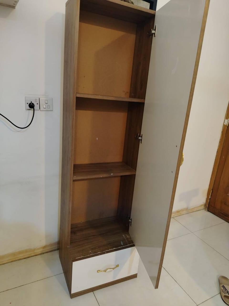 مراية قيافه تابعه الغرفه بس الغرفه نباعت بس وحدهه من الغرف الاصليه التركي  للبيع نضيفه كلش   هيه تشبه كنتو باب وحده ومجر بيهه سعرهه 50وبيهه مجال للشراي مع مكنسة تخم  شحن صغيره ب15 والأسعار بيهن مجال المكان شهداء السيديه


**إذا كنت صاحب هذا الإعلان وتريد حذفه لأي سبب، رجاءا أرسل رسالة إلى الدعم الفني**