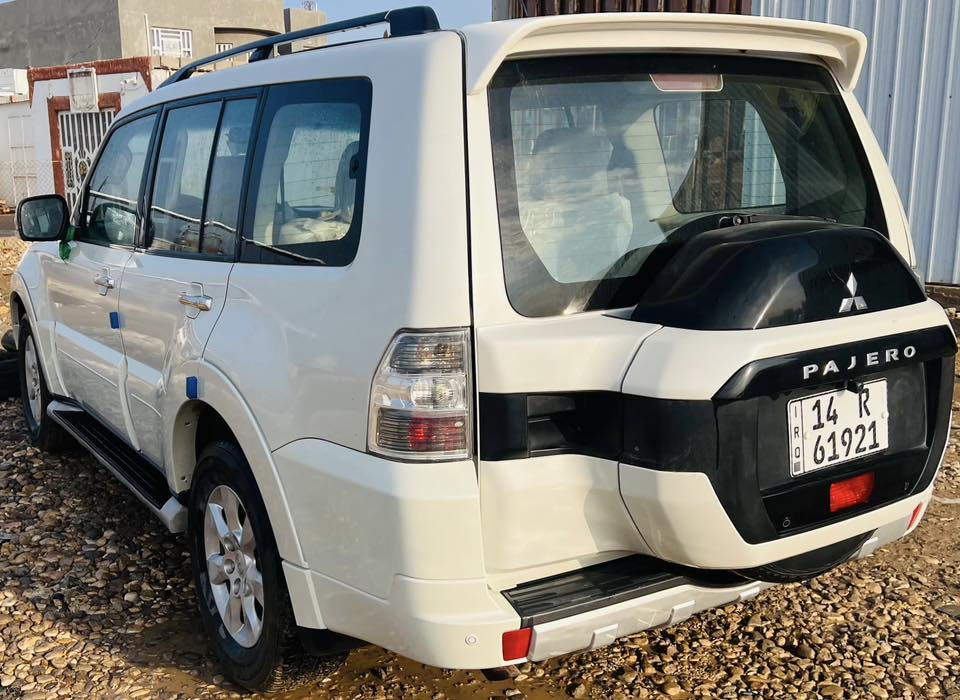 باجيرو حبتور مواصفات عاديه لون صدفي موديل 2016السعر مناسب جدا للاستفسار ***********
