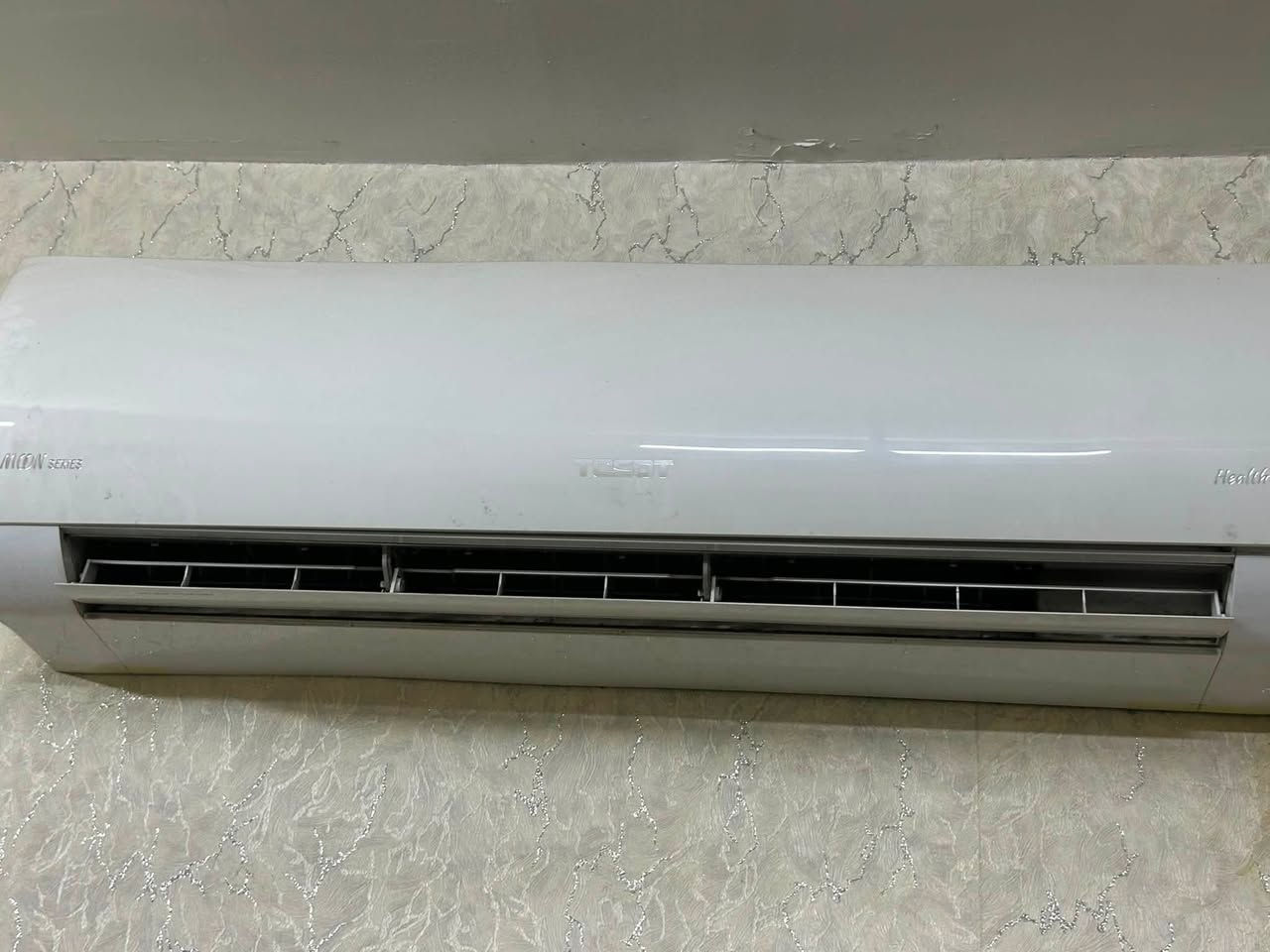 سلام عليكم سبلت توسوت للبيع2 طن غاز 410 نضيف جدا تبريد ثلج مكاني بغداد سيديه. سعر 500 وبي مجال  
شراي يخابر ***********

