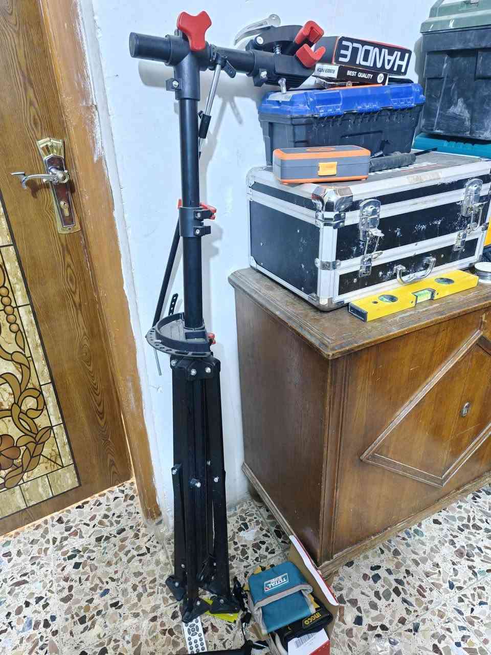 للبيع ستان و سروجة اصلية تفصيخ وفريم المنيوم بيع شلع فقط مابيع قطع كلهن ب 100 الف قفل بغداد شعب ***********
