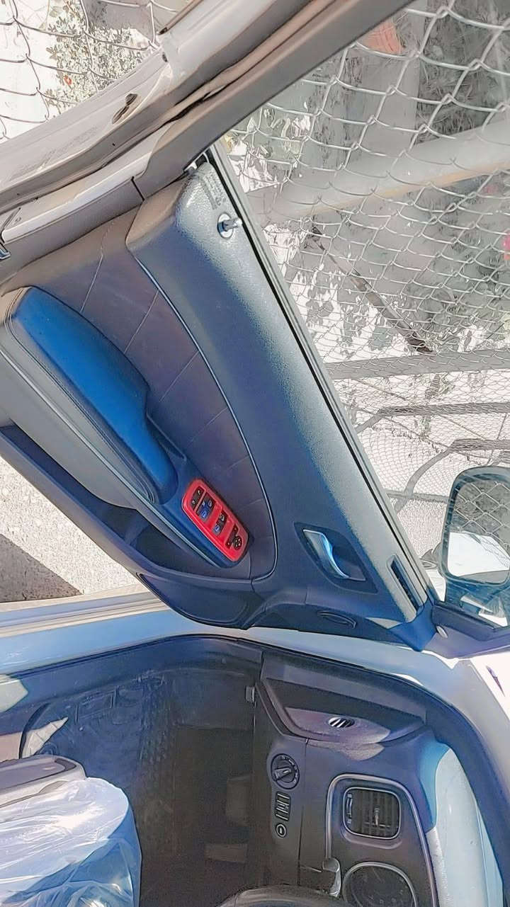 جارجر مديل ١٦ محرك ٥٧٠٠ لون ابيض صبغ جاملغ خلفي كدشبر فقط بدون ايرباك السيارة جديدة بمعنه الكلمه مناقصها برغي كلشي جديد بلسيارة ماشيه ١٢٥كيلو رقم سليمانيه سنويه جديدة.      ***********
