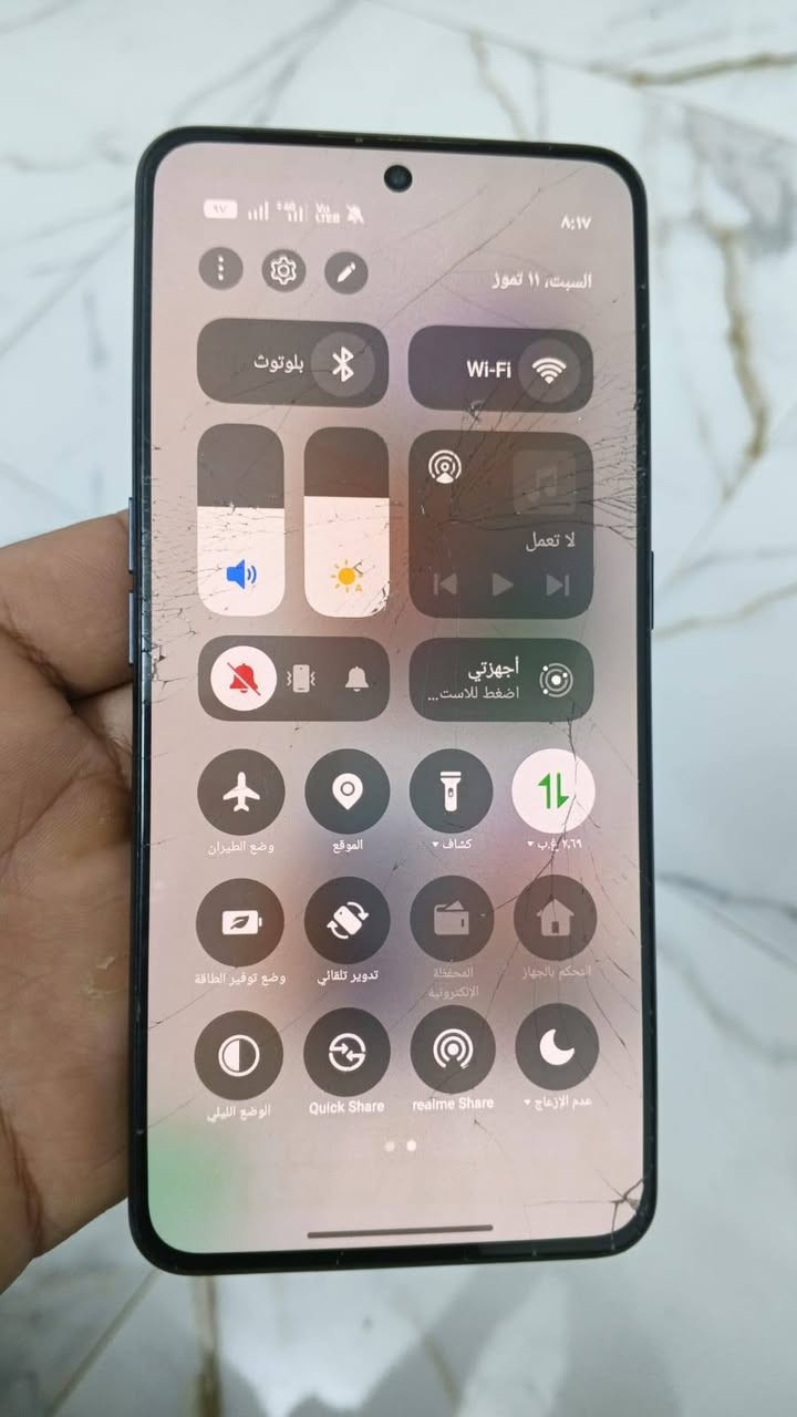 من رخصت الادمن هاتف Realme GT Neo 5 SE
ذاكره 1تيره رام 16 
معالج Snapdragon 8+ Gen 1OLED
الشاشهOLED 1.5k 
بطاريه 5500ملي امبير
شحن سريع  100w
ببجي 90 فريم 
سماعه ستريو صوت نقي 
الجهاز مكفول من عطل او تصليح فقط بي فطور بالكلاسه الفوكانيه مال الشاشه مثل ما موضح بالفيديو 
شاشته وكاله عند الرصن ب٥٠الف تريد تبدلها تريد تبقيها بكيفك بس اي مشكله مابي جهاز تاخذه ضمان شهر الك 
السعر ٢٠٠الف قفل 
مكاني حله شارع 80 
للتواصل وتساب ***********
