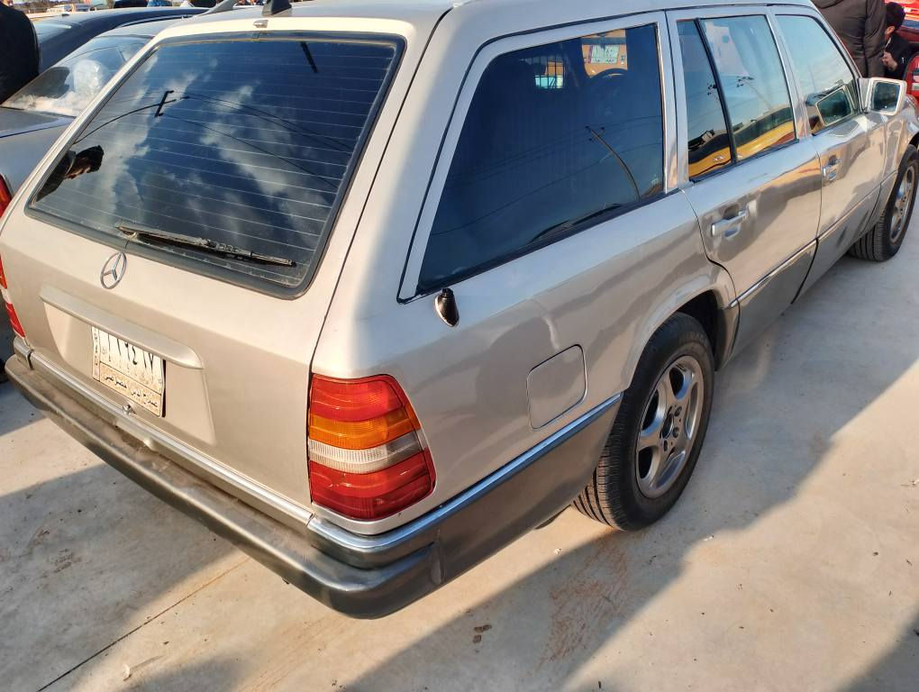 سلام عليكم مارسدس دب استيشن موديل 1990بدون حادث قاعدة دبل واحد مصلح كير ومحرك بطة 2500رقم صلاح الدين عاج شرط تحويل وكالة سقف تنتة غرفة جلد سعره42$وبي مجال مكاني كركو*********** كركوك, العراق
