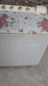 ‏غسالة للبيع شغالة مية بلمية نظافة 90% مستخدمة شي قليل سعرها 80 وبي مجال شي قليل هل استف الاتصال على هذا الرقم ***********
