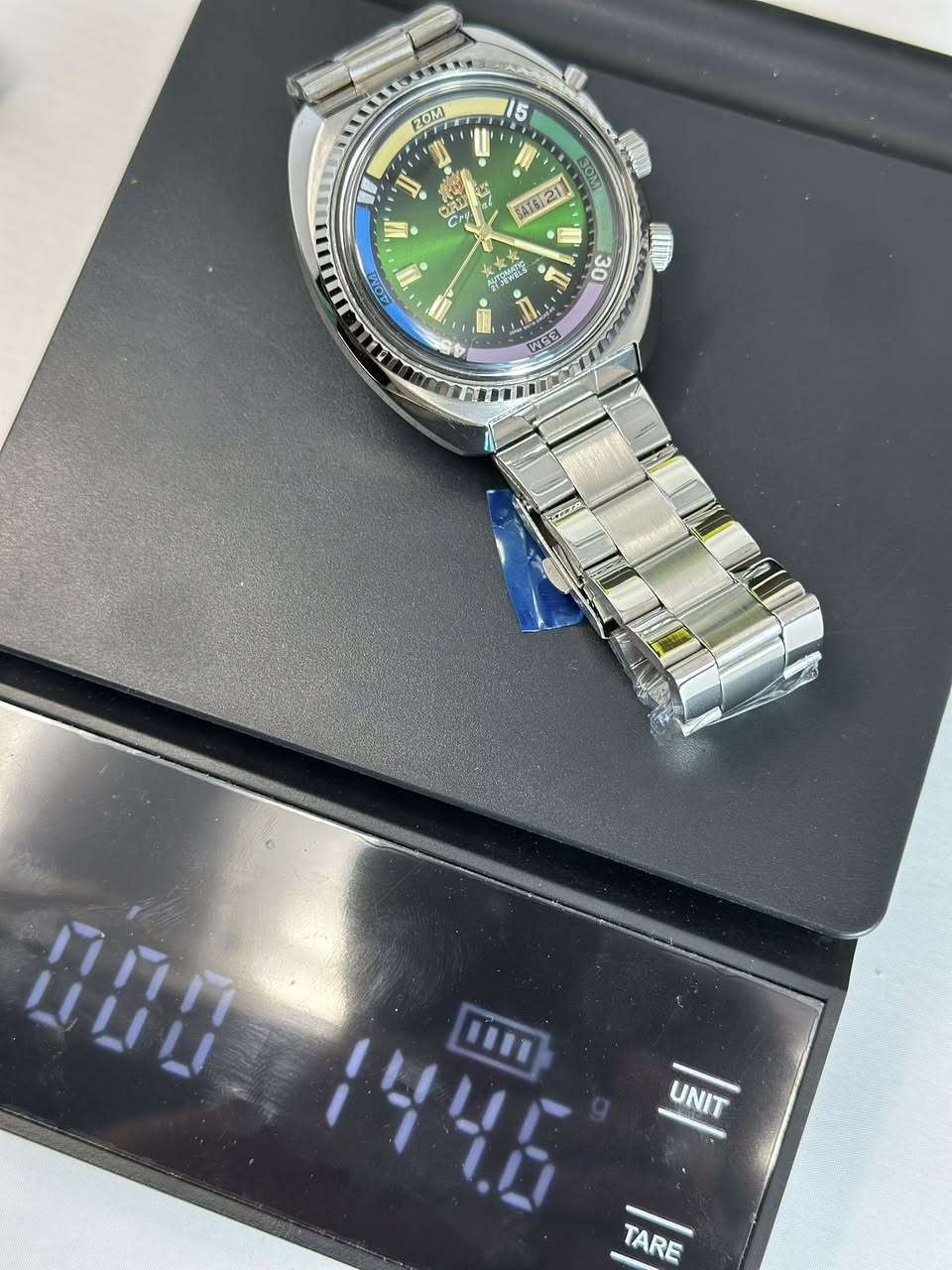 اورينت بحري اوتوماتيك
مكينه ياباني اصلي 21حجر
رنك داخلي دوار لقياس مستوى الغوص
تاريخ يومي شهري 
لامينوس بلكامل 
وزن ثقيل 144غ
سعر 125 الف على اول تم


**إذا كنت صاحب هذا الإعلان وتريد حذفه لأي سبب، رجاءا أرسل رسالة إلى الدعم الفني**