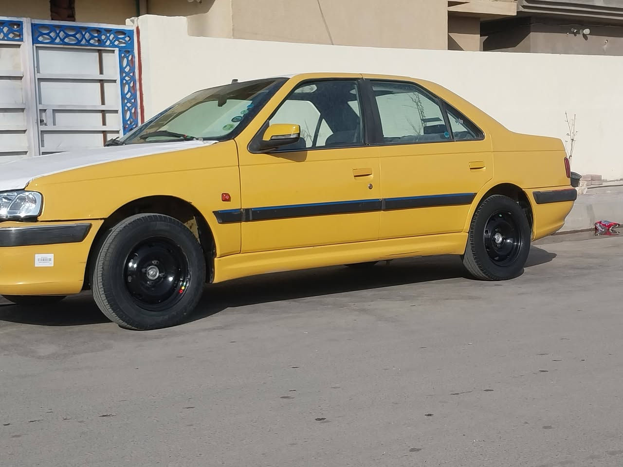 السلام عليكم للبيع بيجو بارص موديل 2015 رقم بغداد بسمي مصفره السياره هزه جديده كير  مكينه بجيس حداديه جديده تخم تاير السياره كفالة لا ضربة لا صبغ لا جراد لا تبديل السعر 45 وبيه مجال  ***********
