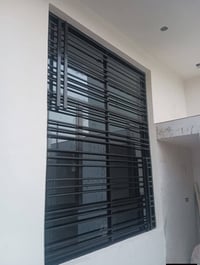 اسلام عليكم | كـادر👷🏻 عمل تنظيف وصبغ شبابيك وشـد جـام جميـع الأصباغ وا...