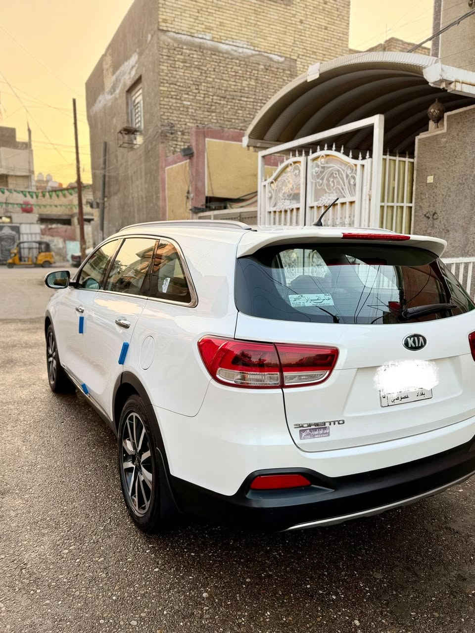 السلام عليكم اخوان 🍀
#سياره #سورنتو #موديل 2015 ♦️
وارد #خليجي ماشيه 99 الف ♦️
سياره فول واحد على واحد♦️
 سياره مقفوله عدا صبغ دعاميات ♦️
سياره بأسمي رقم بغداد تحويل ثاني يوم ♦️
مكان السياره بغداد للاستفسار 👈***********
