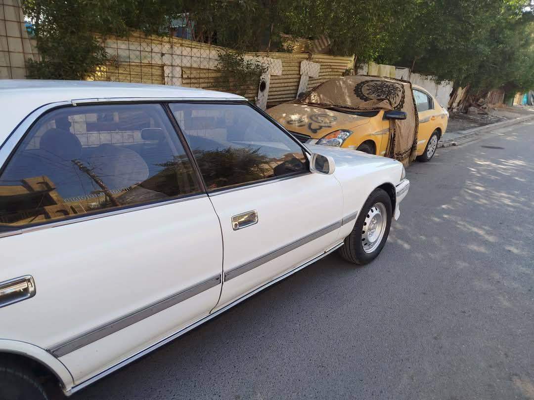 سلام وعليكم مارك للبيع رقم بغداد بسمي رقم انكليزي موديل ٩١ تخم تاير جديد باتري جديد كير مكينة مكفولات بغداد شعب *********** سعرة ٣٨
