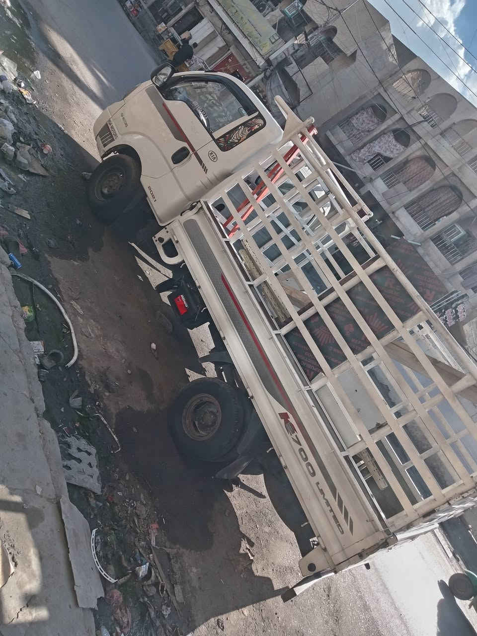 سلام عليكم سياره كياه موديل ١٤ كفاله عامه تبريد محرك مكفوله السعر ١١٠
قفل سياره جاهز رقم تصال عنوان بغداد العلاوي ***********
