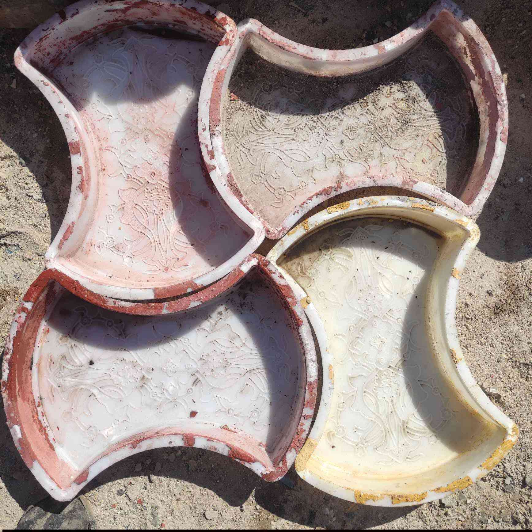 السلام عليكم 
قوالب للبيع استعمال قليل 
للاستفسار *********** وبي واتساب
