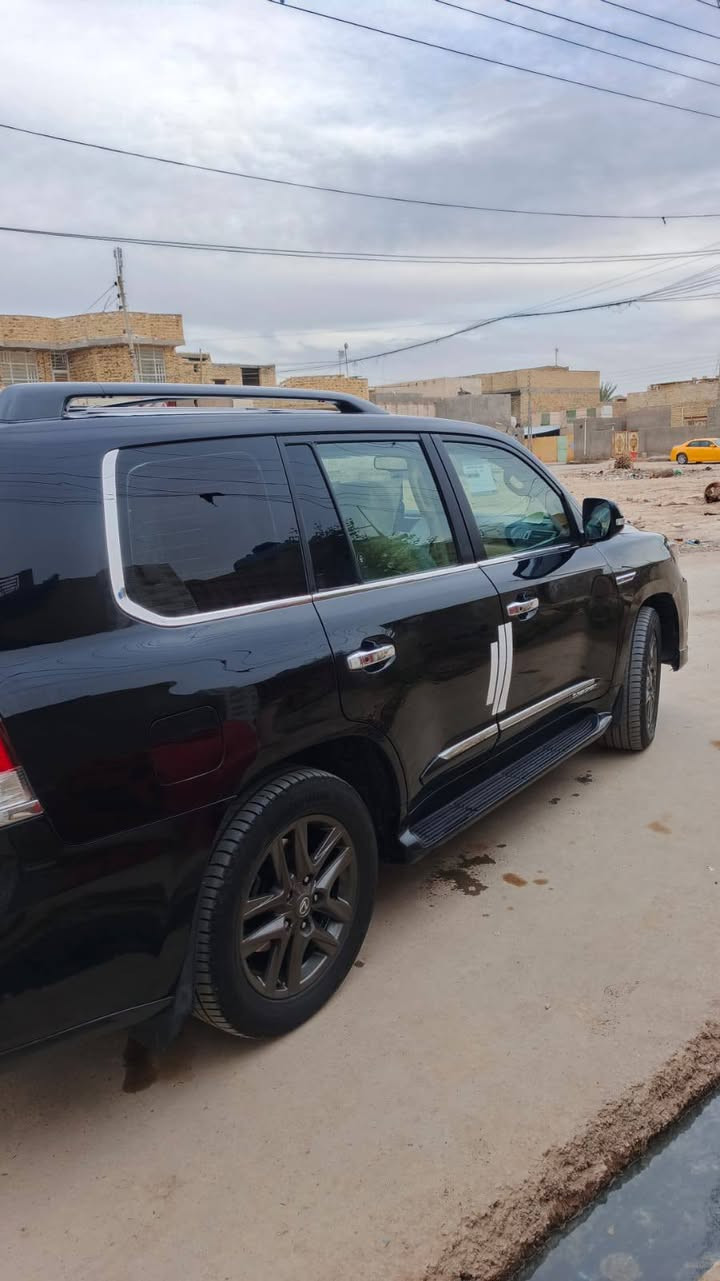 السلام عليكم رمضان كريم وتقبل الله صيامكم لكزس موديل 10 سياره جديده حيل بها قطعتين صبغ ماشيه 260 سياره على وضع الشركه رقم اربيل تحويل وكاله شنو يعجبك موجود سياره ما بيها اي نقص نهائيا بالعافيه علي اخذها السعر المطلوب 295 بيع ومراوس العنوان ذي قار الفجر ***********
