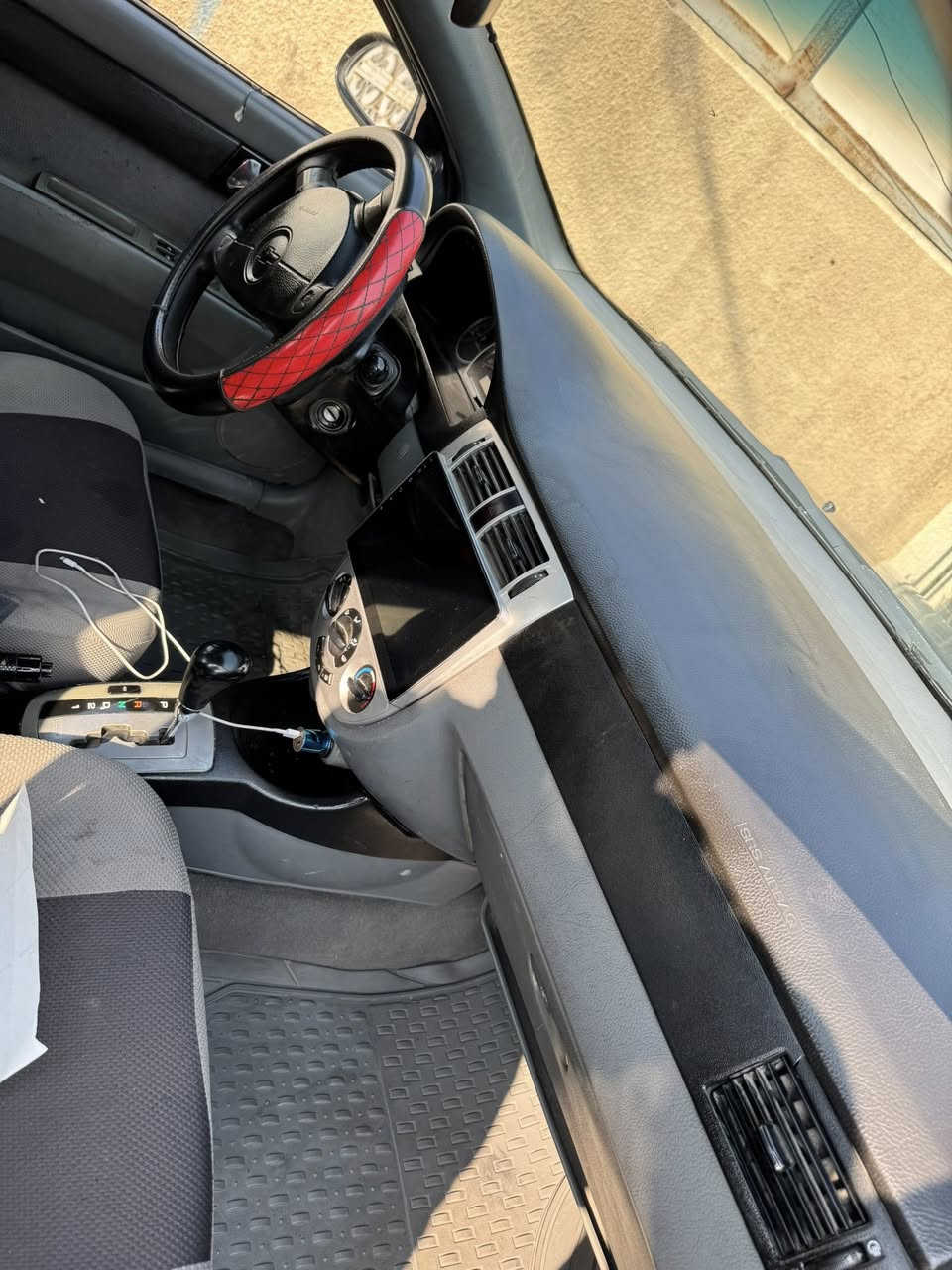 اوبترا موديل ٢٠٠٧ لون اسود رقم بغداد مصبوغة عام ضربتها جنطة وجاملغ خلفي ايسر وباب السائق قبل ما اشتريها واني عمرتها وصبغتها عام وصورها موجودة بالمنشور قبل الصبغ العام
بيهة محرك جديدة شادلها 
وصدر امامي وخلفي 
بيهة ملاحضات بسيطة جدا جدا 
السعر ٥٨ وبيهة مجال بسيط
مكانها بغداد السيدية ***********
