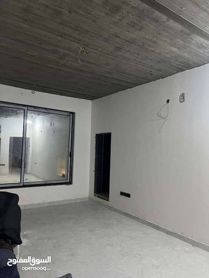 يعلن مكتب المرتضى للعقارات عن توفر
بيت حديث للبيع ، في دور الصحة ، خلف مدارس الفراهيدي ، موقع ممتاز
طابقين ، بناء 2025 يحتاج الى تشطيبات بسيطة
المساحة / 200 متر
الواجهة / 10 متر
يحتوي على / 4 غرف وصالة واستقبال ومطبخ وكراج وصحيات اضافة الى حديقة داخلية وشلال وديكورات حديثة
السعر / 450 مليون

توجد لدينا عروض اخرى
للأستفسار الاتصال على الارقام التالية
قسم البيع / *********** - ***********
قسم الايجارات / ***********
نستقبل كافة العروض والاعلانات نشرها وترويجها مجانا
عنوان المكتب / الجنينة / شارع جامع الكرناوي / مقابل فتافيت سنتر
