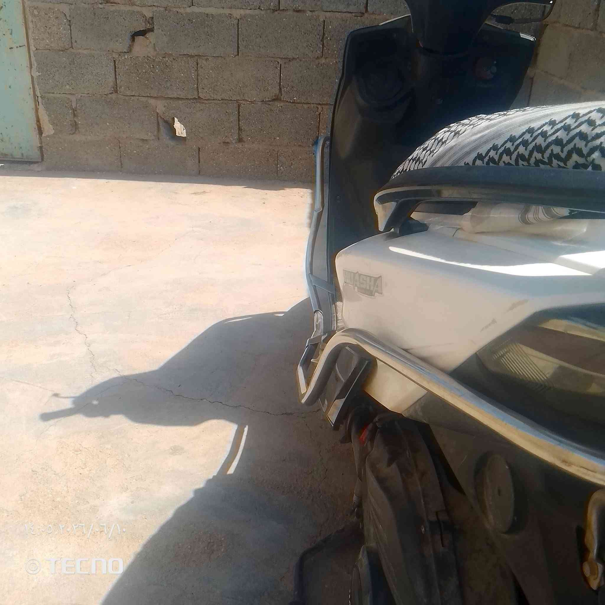 سلام عليكم دراجه هوشه للبيع صارلهه أقل الشهر من جفتتهه دراجه تشتغل نكره سلف ولايت علي ناصي اشاير شغاله 
السعر 350 وبهه مجال الاتصال على الرقم ***********
