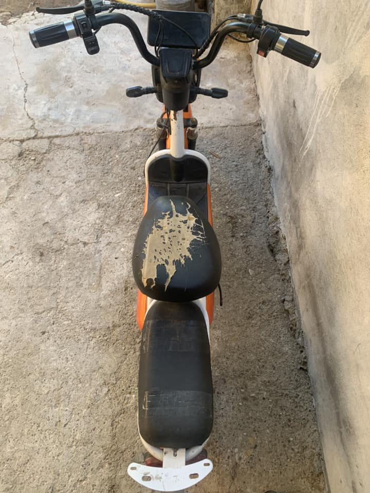 سلام عليكم درجه شحن للبيع دراجه كلشي ماناقصها كلها شغاله لايت عالي ناصي أشاير يمين يسار هورن كله شغاله نقصها بس بطاريات السعر 100 او بيها مجال مكاني قضاء الخالص ***********
