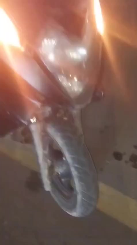 السلام عليكم سلفر ونج 400 مكينة مجفته جديد بيه صوت بل اكلج الامامي للبيع او مراوس ***********
