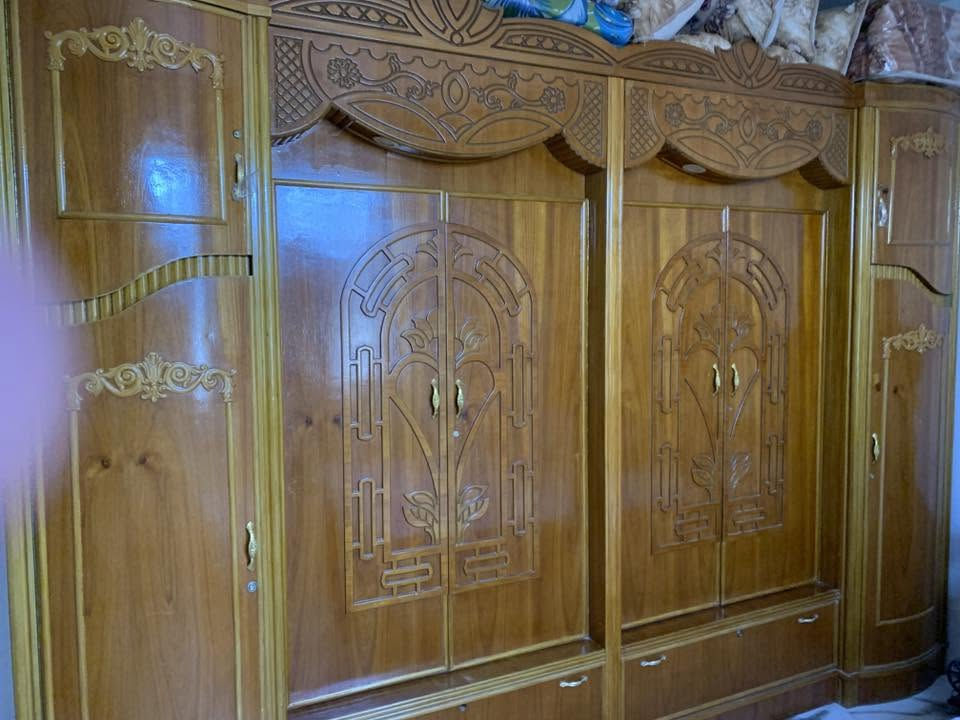 أخشاب مستخدمه ونضيفه السعر ٦٠٠وبيها مجال مكاني حي العباس ***********
