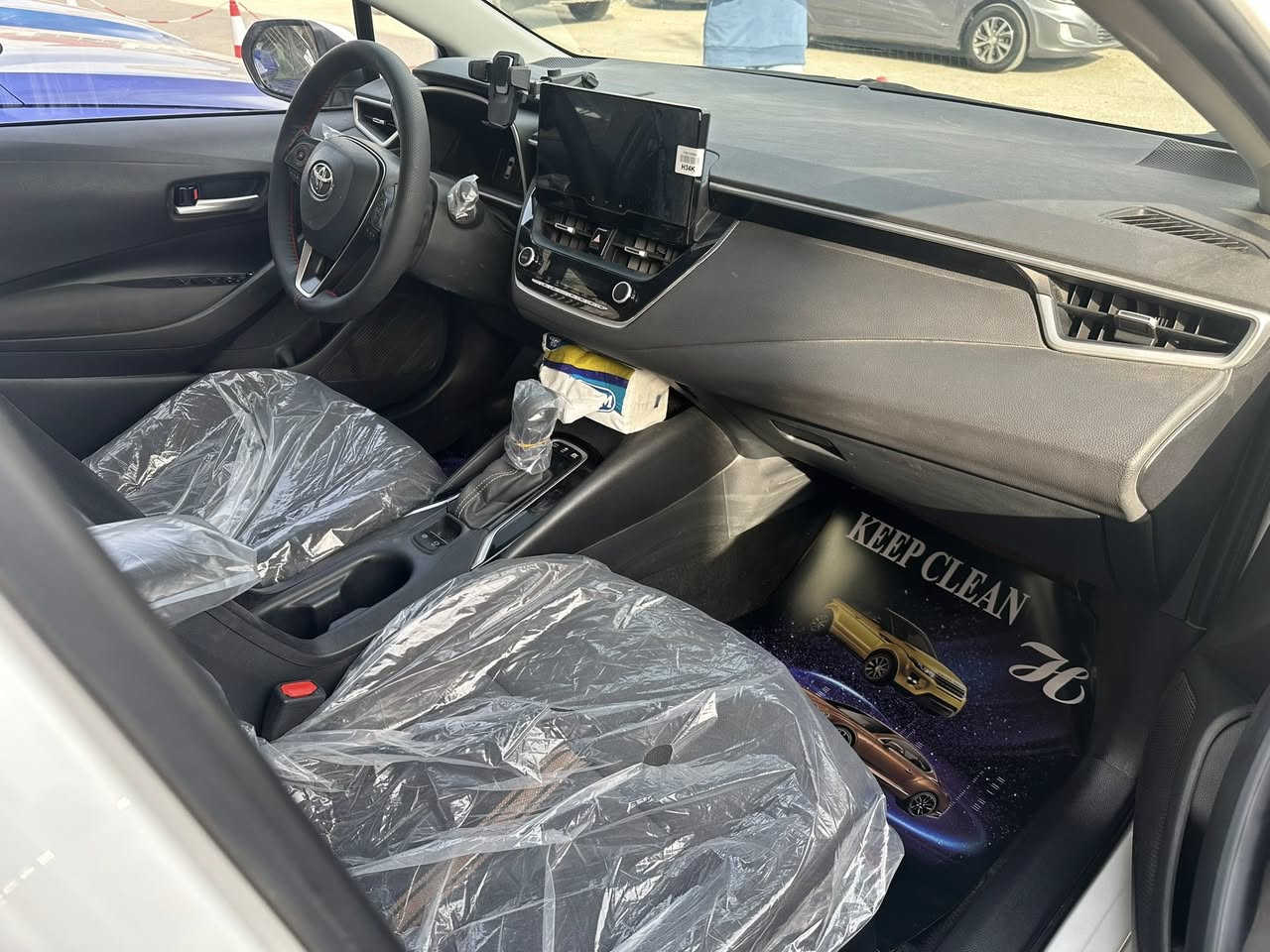 ‏سلام عليكم كوريلا هايبر موديل 25 سيارة جديدة على وضع الشركة ماشية 30,000 تحويل مباشر كشنات مخمل مواصفات معروفة فتحة سقف عنوان حي جهادسيارة بيهه بارد باب الصدر شبل السعر 145 هاتف ***********
