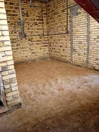 تنضيف البيوت قلع الانقاض قلع الكاشي اعاده السطح القديم  وترميمه وصبه  ...