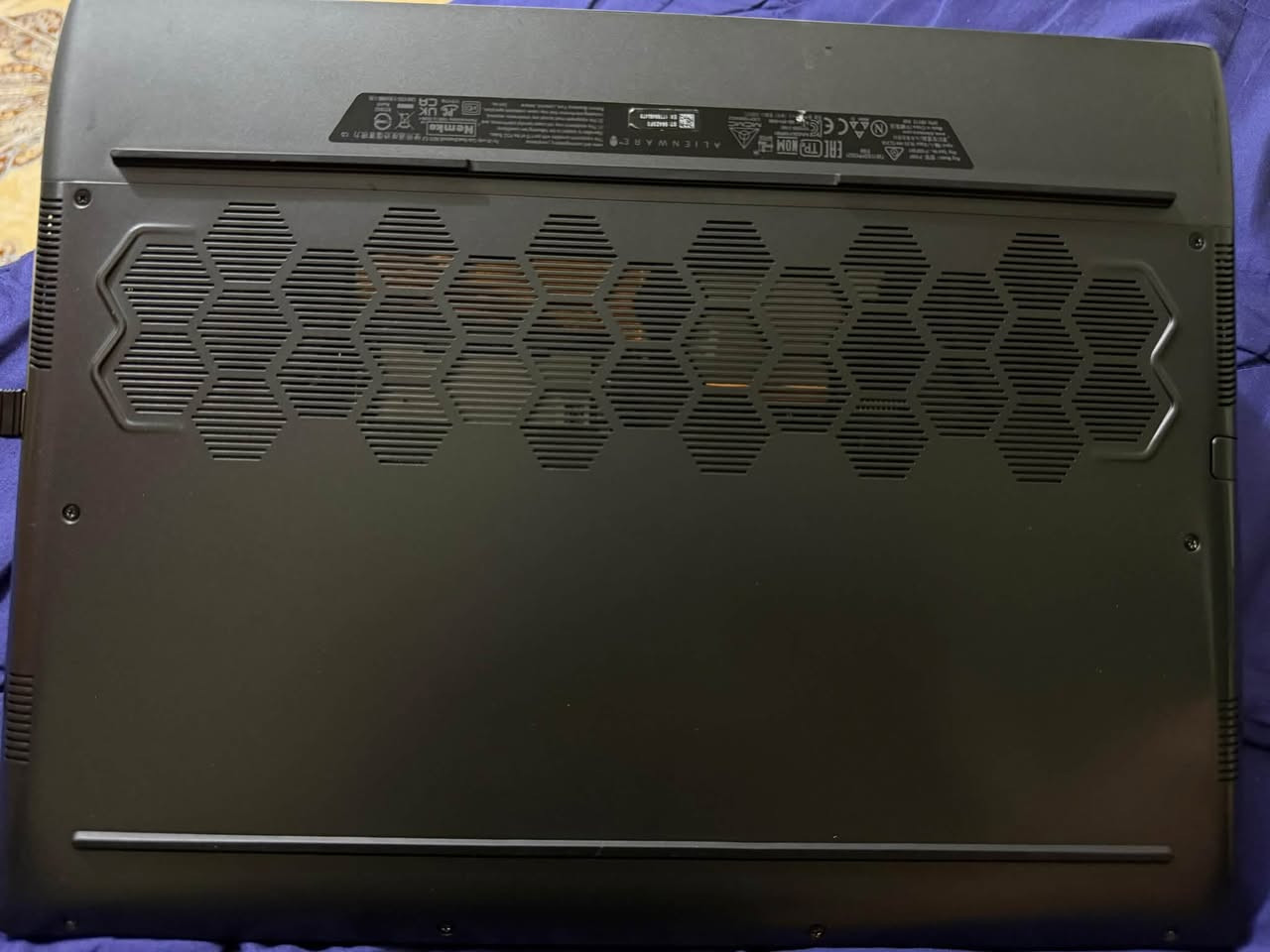 🔥 للبيع وحش الألعاب والأداء الخارق 🔥
💻 Dell Alienware m15 R6 — فخامة + قوة + أداء احترافي

بالكامل من معدن الالمنيوم ⚙️

نظام دخول ببصمة الوجه 🤩

⚡ المواصفات:

🔹 CPU: Intel Core i7-11800H (8 Cores / 16 Threads)

🔹 GPU: RTX 3070 8GB (نسخة 130W القوية جدًا)

🔹 RAM: 16GB DDR4  

🔹 SSD: 512GB NVMe GEN 4×4

🔹 الشاشة: 15.6 FHD / 360Hz 🔥

🔹 مناسب للألعاب الثقيلة، هندسة، مونتاج، وبرامج التصميم

🎮 يشغل كل الألعاب الحديثة بأداء عالي جدًا

🚀 Valorant / Warzone / PUBG / Cyberpunk بكل سلاسة

❄️ تصميم Alienware الفخم + تبريد احترافي

🔋 جهاز عملي وقوي للشغل والدراسة والألعاب

📦 الجهاز نظيف ومرتب وجاهز للفحص

📍 الموقع: بغداد يتوفر توصيل للمحافظات 

💰 السعر: (   1,350,000 فقط   )

⚠️ ملاحظة: جهاز مو لأي شخص… هذا للي يريد أداء حقيقي وفخامة Alienware الأصلية 😎

📩 للاستفسار أو الجادين فقط خاص.


**إذا كنت صاحب هذا الإعلان وتريد حذفه لأي سبب، رجاءا أرسل رسالة إلى الدعم الفني**